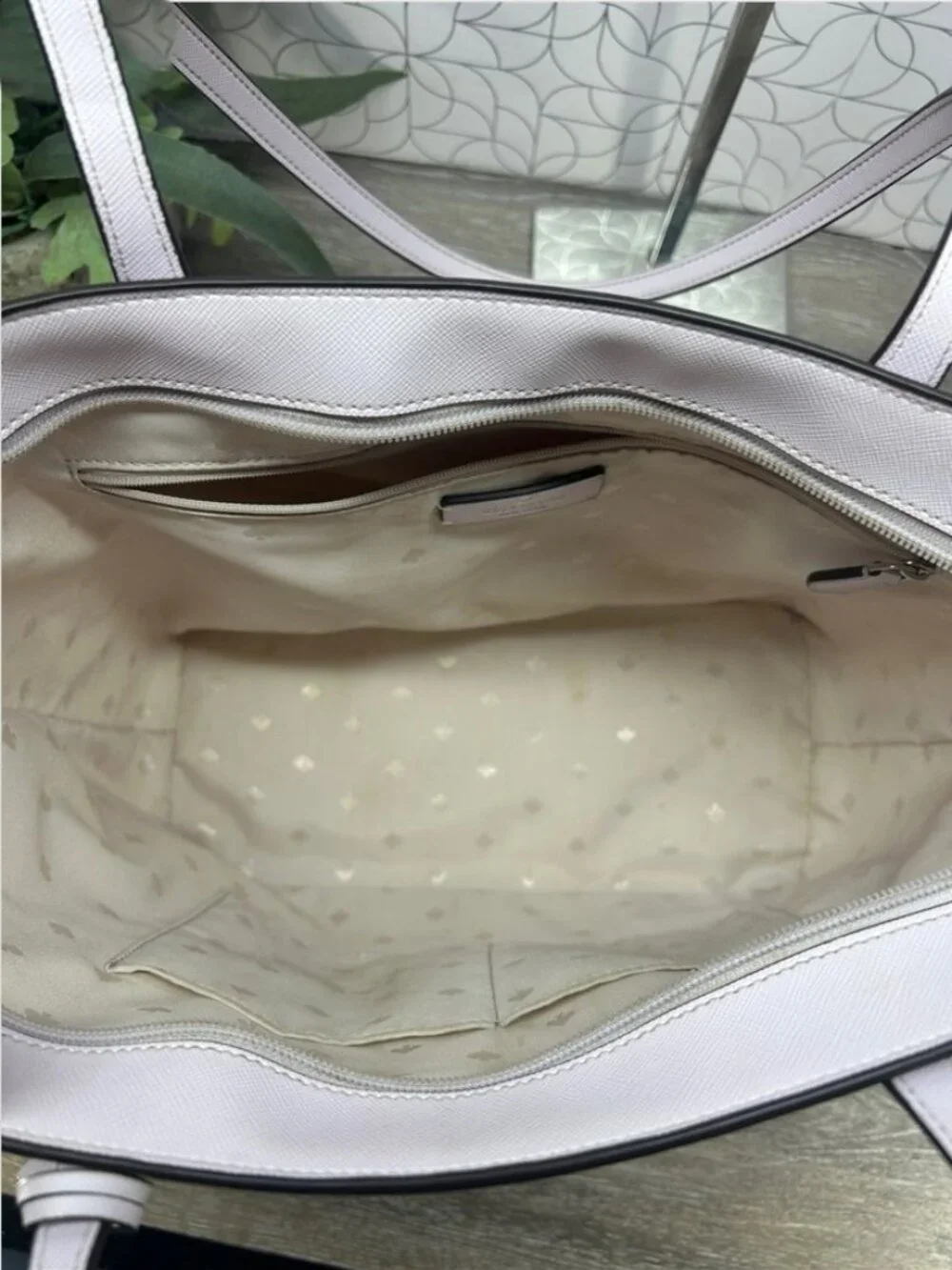 Kate Spade New York Dana Tote in the Pansy Toss Print